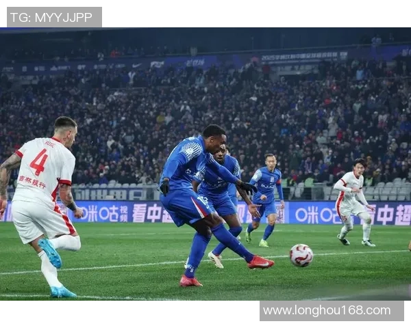 第11轮中超焦点战大连一方迎战上海申花争夺季后赛名额的关键对决